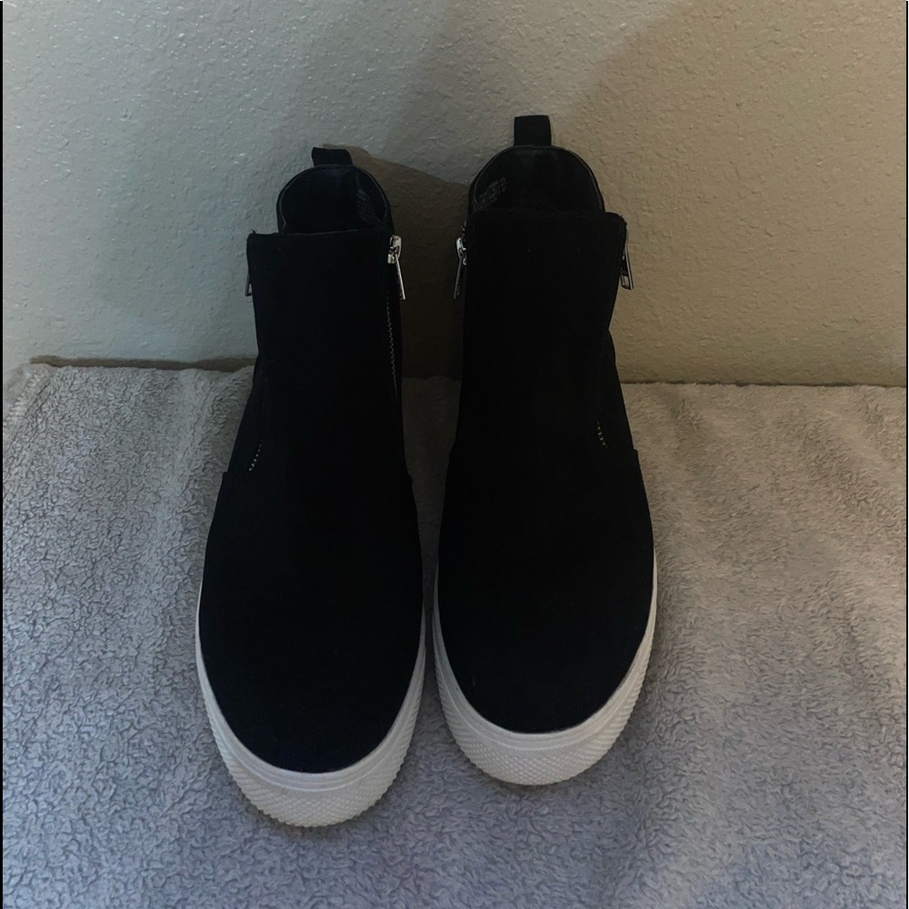 Black Wedges 9 1/2 Wide with Zippers on the Sides